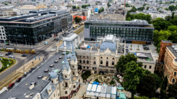 Pałac Poznańskich, siedziba Muzeum Miasta Łodzi, w trakcie gruntownej rewitalizacji. 2019 r. Fot. PAP/G. Michałowski