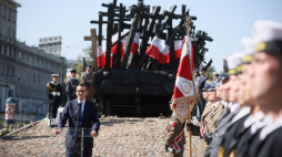 Premier Mateusz Morawiecki przemawia podczas obchodów 84. rocznicy agresji Związku Sowieckiego na Polskę przed Pomnikiem Poległym i Pomordowanym na Wschodzie. Fot. PAP/L. Szymański