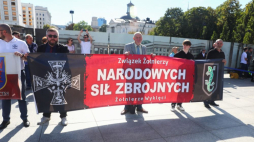 Warszawa, 20.09.2023. Uczestnicy uroczystości przed Grobem Nieznanego Żołnierza na placu Piłsudskiego. Fot. PAP/T. Gzell