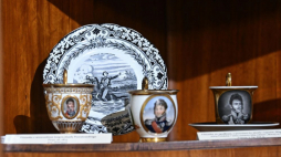 Prezentowane pamiątki związane ze śmiercią księcia Józefa Poniatowskiego pod Lipskiem w 19 października 1813 r, eksponowane w Apartamencie księcia na spotkaniu prasowym w Pałacu Pod Blachą w Warszawie. Fot. PAP/R. Pietruszka