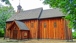 Kościół św. Wawrzyńca w Parlinie. Źródło: Wikipedia