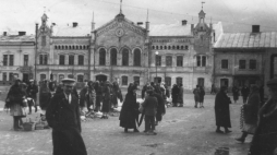 Magistrat w Sanoku. I poł. lat 30. Fot. NAC