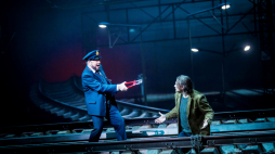 Scena z opery „Ślepy tor”. Źródło: Teatr Wielki-Opera Narodowa/Fot. K. Bieliński