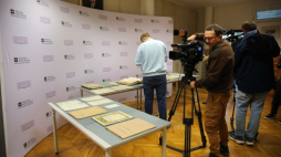 Pokaz unikatowych materiałów archiwalnych z czasu odzyskania przez Polskę niepodległości w 1918 roku w siedzibie Archiwum Akt Nowych. Warszawa, 10.11.2023. Fot. PAP/A. Zawada