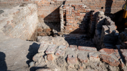 Fragmenty zabudowań zespołu św. Ducha z XIII wieku w Toruniu. Fot. PAP/T. Żmijewski