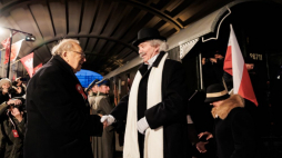 Poznań, 26.12.2023. Inscenizacja przyjazdu Ignacego Jana Paderewskiego do miasta na kolejowym Dworcu Letnim w Poznaniu rozpoczęła główne obchody 105. rocznicy wybuchu Powstania Wielkopolskiego. Fot. M. Zakrzewski