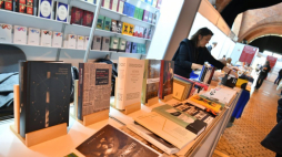 XXXI Targi Książki Historycznej w Arkadach Kubickiego Zamku Królewskiego w Warszawie. Fot. PAP/A. Lange