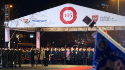 Poznań, 27.12.2023. Centralne obchody 105. rocznicy wybuchu Powstania Wielkopolskiego pod Pomnikiem Powstańców Wielkopolskich. Fot. PAP/J. Kaczmarczyk