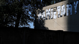 Mural w Katowicach upamiętniający dziewięciu górników, zastrzelonych podczas pacyfikacji kopalni „Wujek”. Fot. PAP/A. Grygiel