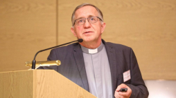 Ks. prof. dr hab. Józef Naumowicz. Fot. PAP/R. Guz