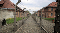 Teren byłego niemieckiego obozu koncentracyjnego Auschwitz. Fot. PAP/Ł. Gągulski
