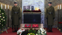 Uroczystości pogrzebowe reżysera Janusza Majewskiego w Domu Przedpogrzebowym na Powązkach Wojskowych w Warszawie. Fot. PAP/L. Szymański