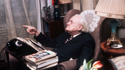 Warszawa 03.1973. Melchior Wańkowicz, pisarz, reportażysta w swoim mieszkaniu na Mokotowie. PAP/H. Rosiak