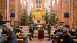 Uroczystości pogrzebowe ppłk. Zbigniewa Piaseckiego pseudonim "Czekolada" w Bazylice Archikatedralnej pw. Jakuba Apostoła w Szczecinie. Fot. PAP/J. Muszyński