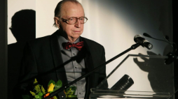 Operator Wiesław Zdort z Nagrodą Stowarzyszenia Autorów Zdjęć Filmowych za Całokształt Twórczości. Warszawa, 22.02.2015. Fot. PAP/T. Gzell