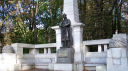 Pomnik Mieszka I w Cieszynie. Fot. Wikipedia
