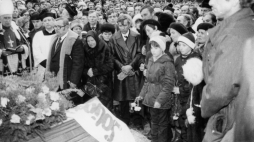 Pogrzeb Piotra Bartoszcze w Inowrocławiu 12 lutego 1984 r. Fot.: materiały archiwalne IPN