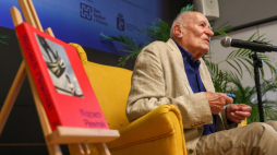 Fotograf Wojciech Plewiński podczas otwarcia wystawy `Pozowane, podpatrzone. Fotografie Wojciecha Plewińskiego` w Domu Spotkań z Historią w Warszawie, 22 bm. Fot. PAP/T. Gzell 