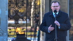 Szef Urzędu do Spraw Kombatantów i Osób Represjonowanych Jan Józef Kasprzyk przemawia przed Grobem Nieznanego Żołnierza 2 listopada 2023 r. Fot. PAP/R. Pietruszka 