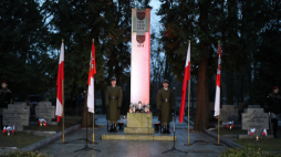 Uroczystość złożenia kwiatów przy Pomniku Powstańców Śląskich i Wielkopolskich na Cmentarzu Wojskowym na Powązkach w Warszawie, 28 grudnia 2023 r. Fot. PAP/A. Zawada 