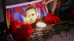 Portret Nawalnego podczas protestu w Tbilisi w Gruzji. Fot. PAP/EPA/ D. Mdzinarshvili