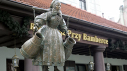 Studzienka Bamberki na poznańskim Starym Rynku. 2010 r. Fot. PAP/A. Ciereszko