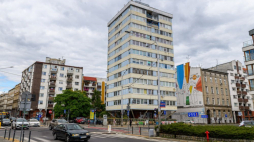 „Trzonolinowiec” - modernistyczny budynek przy ulicy Kościuszki we Wrocławiu. Fot. PAP/M. Kulczyński
