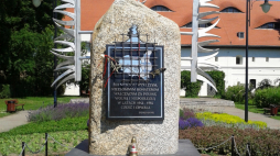 Pomnik Żołnierzy Wyklętych w Toruniu. Źródło: Wikipedia. 