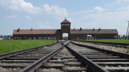 Teren b. niemieckiego nazistowskiego obozu koncentracyjnego i zagłady Auschwitz II-Birkenau. Fot. PAP/J. Bednarczyk