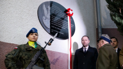 Uroczystość odsłonięcia tablicy pamiątkowej w Koszalinie. Fot. IPN.