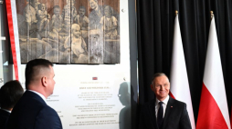 Prezydent RP Andrzej Duda (P) podczas uroczystości nadania imienia Rodziny Ulmów Portowi Lotniczemu „Rzeszów-Jasionka”. Fot. PAP/D. Delmanowicz