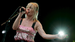 Kim Gordon na Hurricane Festival w Scheessel w Niemczech 2007 r. EPA/F. Gentsch