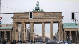Brama Brandenburska w Berlinie. Fot. PAP/A. Zawada