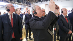 Ambasador Irlandii w Polsce Patrick Haughey podczas zwiedzania Muzeum Historii Polski na warszawskiej Cytadeli. Fot. PAP/A. Zawada