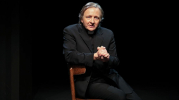 Aktor Łukasz Lewandowski podczas próby medialnej spektaklu „Historia Jakuba” w Teatrze Ateneum w Warszawie. Fot. PAP/A. Zawada