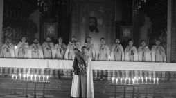 Gra o męce i zmartwychwstaniu w reżyserii Kazimierza Dejmka w 1981 roku. Fot. PAP/I. Jarosińska