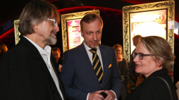 Kompozytor Jan A.P. Kaczmarek (L), minister kultury Bogdan Zdrojewski (C) i reżyser Agnieszka Holland (P), Warszawa 2012 r. PAP/Rafał Guz