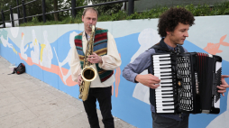 W 2019 r. powstał 60-metrowy mural, który był elementem 22. Festiwalu Folkowego Polskiego Radia Nowa Tradycja. PAP/T. Gzell