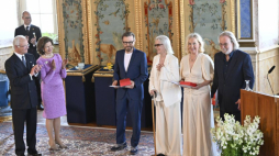 Zespół ABBA: Björn Ulvaeus, Anni-Frid Lyngstad, Agnetha Fältskog i Benny Andersson oraz król Szwecji Karol XVI Gustaw (L) i królowa Silvia (2L). 31.05.2024. Fot. PAP/EPA