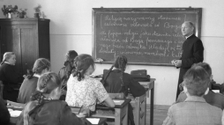 Lekcja religii w szkole, 1949 r. PAP/CAF