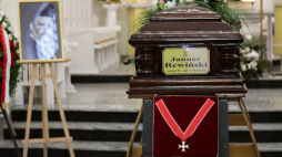 Uroczystości pogrzebowe Janusza Rewińskiego w kościele Matki Bożej Anielskiej w Warszawie. Fot. PAP/T. Gzell