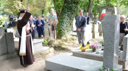 Krakowski IPN wyremontował groby powstańców warszawskich na Cmentarzu Rakowickim, fot.  IPN/J. Ślęzak
