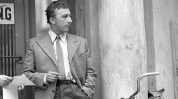 Bogumił Kobiela jako Jan Piszczyk w filmie "Zezowate szczęście" w reżyserii Andrzeja Munka. Fot. PAP/Kalenik