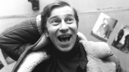 Jerzy Stuhr jako Lutek Danielak na planie filmu `Wodzirej` w 1977 r. Fot. PAP/W. Rozmysłowicz