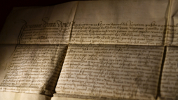 Przywilej renowacyjny dla Łodzi z 1433 r., sygnowany przez króla Władysława Jagiełłę. PAP/Grzegorz Michałowski