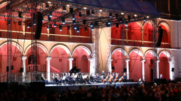 Koncert orkiestry CORda Cracovia w ramach 14. Letniego Festiwalu Muzycznego "Wawel o zmierzchu" w 2021 r. PAP/Art Service 2