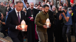 Prezydenci, Polski Andrzej Duda i Ukrainy Wołodymyr Zełenski w katedrze śś. Apostołów Piotra i Pawła w Łucku 9 lipca 2023 r. Fot. PAP/R. Pietruszka 