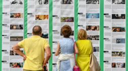 Publiczność 17. Festiwalu BNP Paribas Dwa Brzegi w Kazimierzu Dolnym. PAP/Wojtek Jargiło