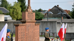 Obchody Dnia Walki i Męczeństwa Wsi Polskiej oraz 81. Rocznicy Pacyfikacji Wsi Michniów na terenie Mauzoleum Martyrologii Wsi Polskich w Michniowie. Fot. PAP/P. Polak