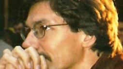 Paweł Konic na V Konkursie Teatrów Ogródkowych, 1996 r. Źródło: Wikipedia/Andrzej Tadeusz Kijowski
